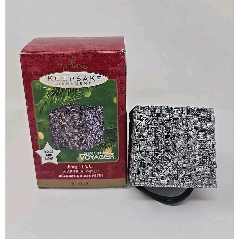 Hallmark Keepsake Ornament Star Trek Voyager Borg Cube Magic/Voice/Light 2000 U6